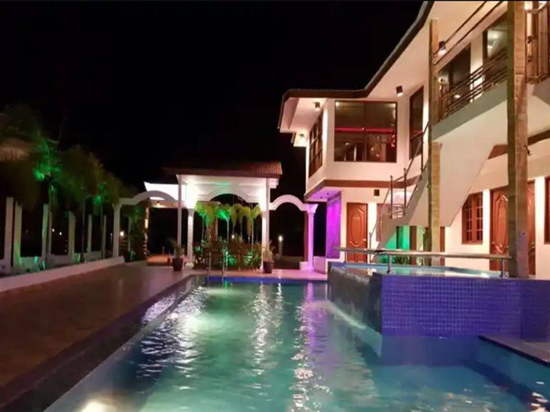Alsafina Kijal Beach Resort & Restaurant Bagian luar foto