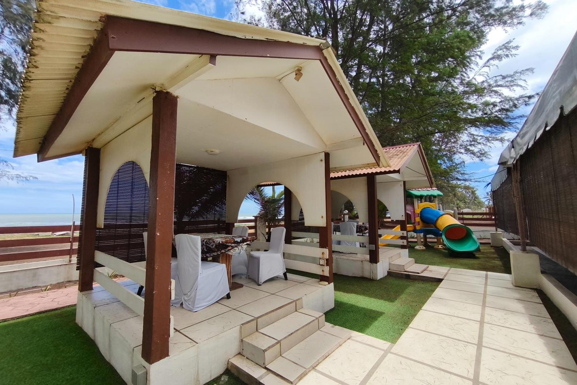 Alsafina Kijal Beach Resort & Restaurant Bagian luar foto
