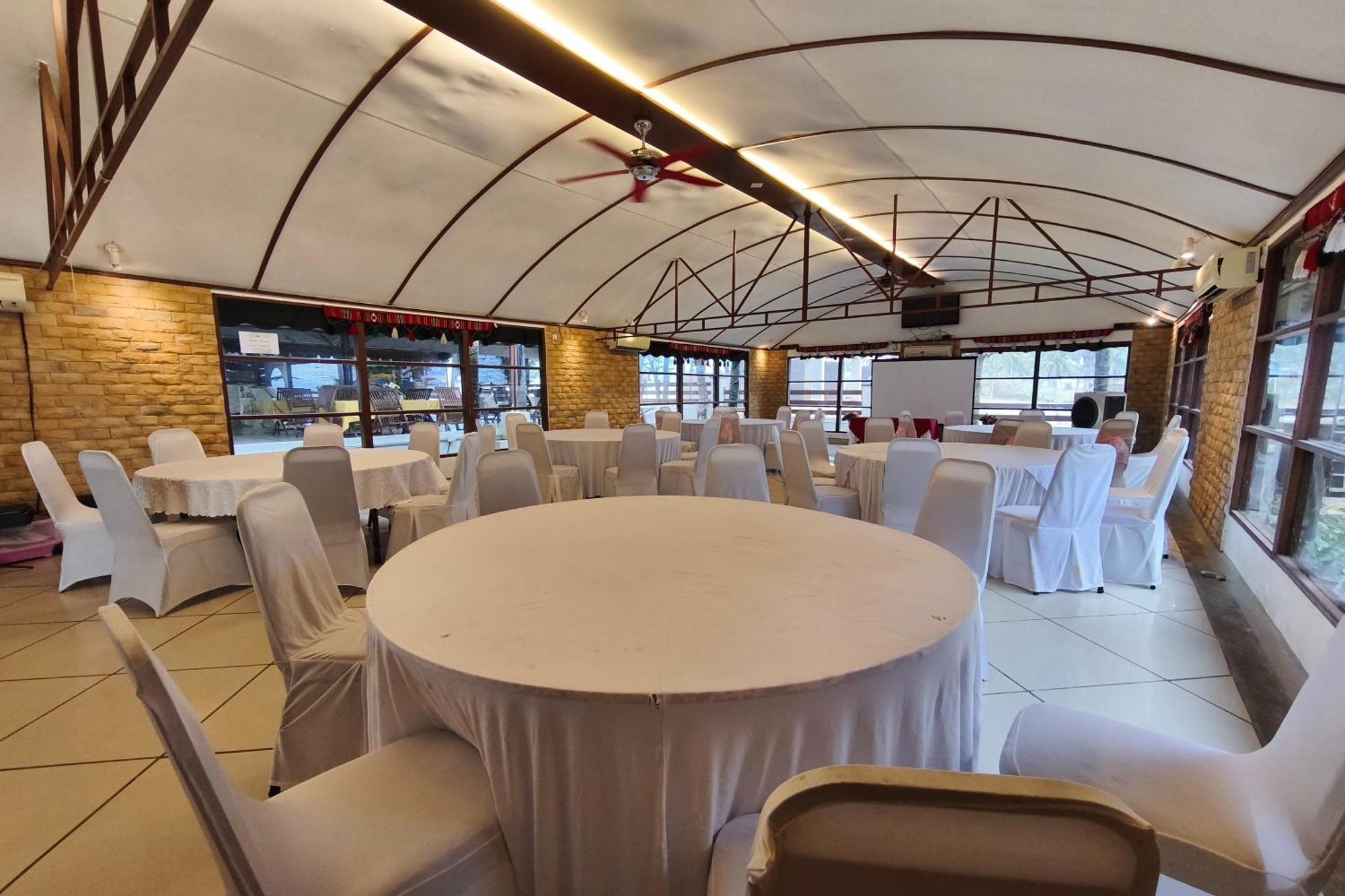 Alsafina Kijal Beach Resort & Restaurant Bagian luar foto
