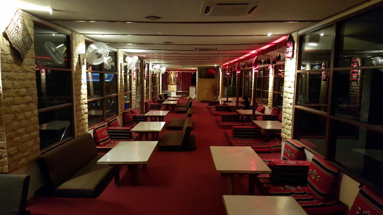 Alsafina Kijal Beach Resort & Restaurant Bagian luar foto