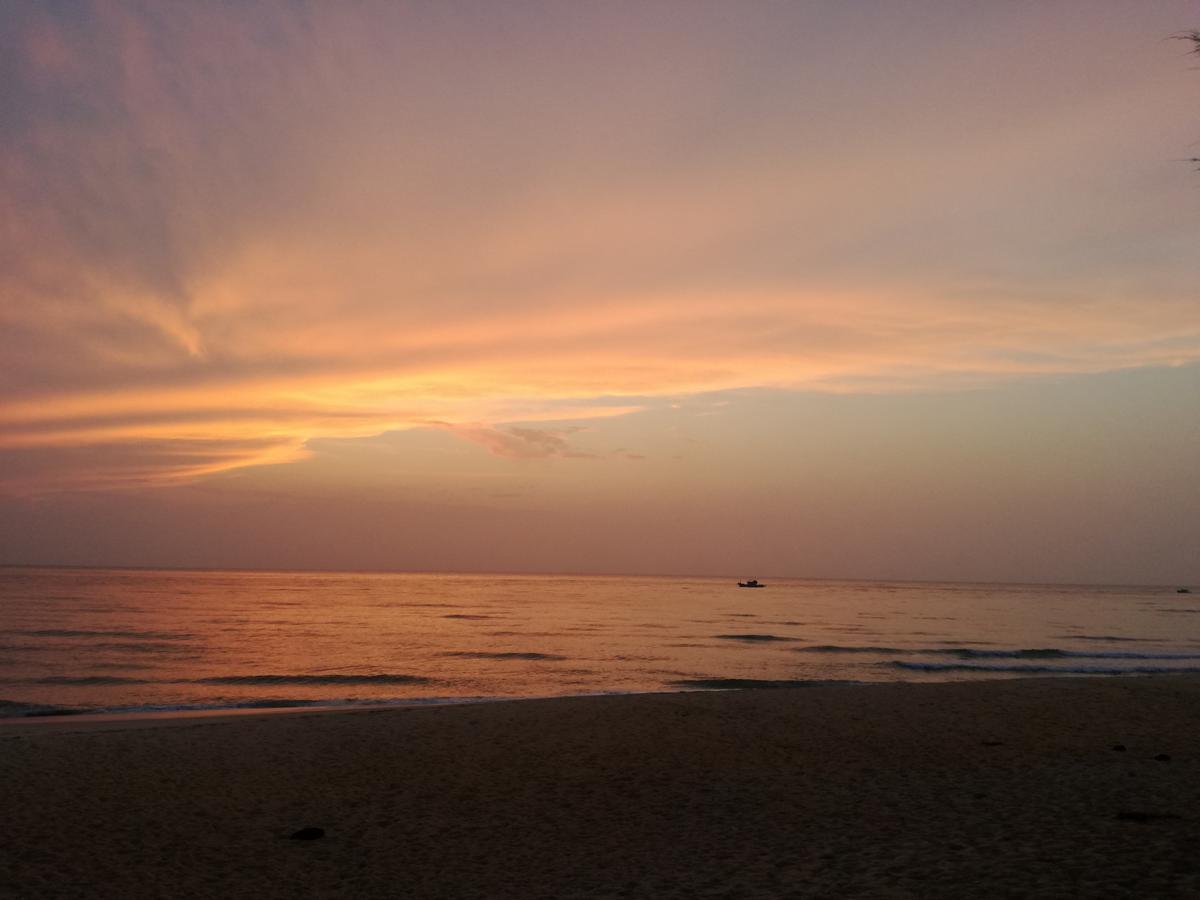Alsafina Kijal Beach Resort & Restaurant Bagian luar foto